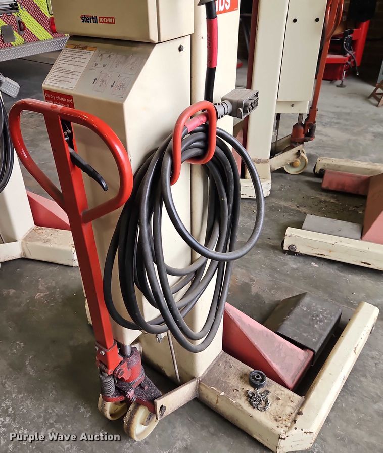 image for item EB8198 (4) Stertil Koni ST-1072 column lifts