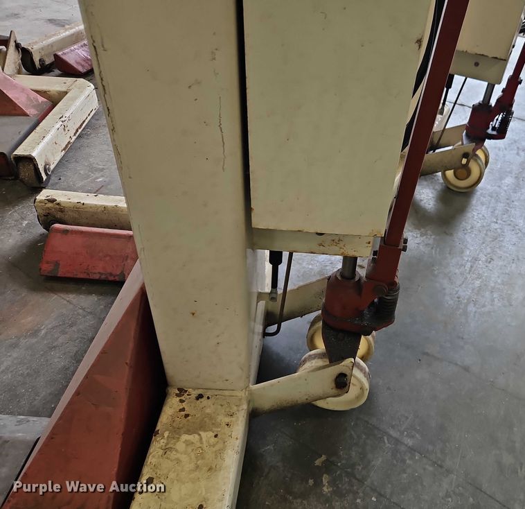 image for item EB8198 (4) Stertil Koni ST-1072 column lifts