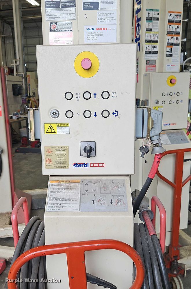 image for item EB8198 (4) Stertil Koni ST-1072 column lifts