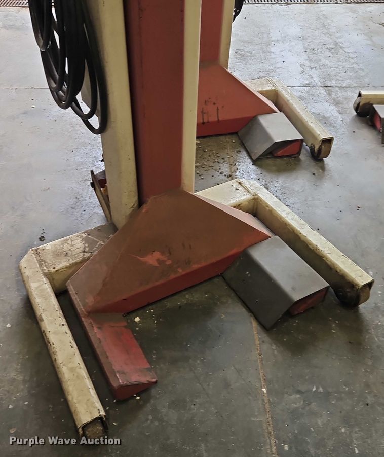 image for item EB8198 (4) Stertil Koni ST-1072 column lifts