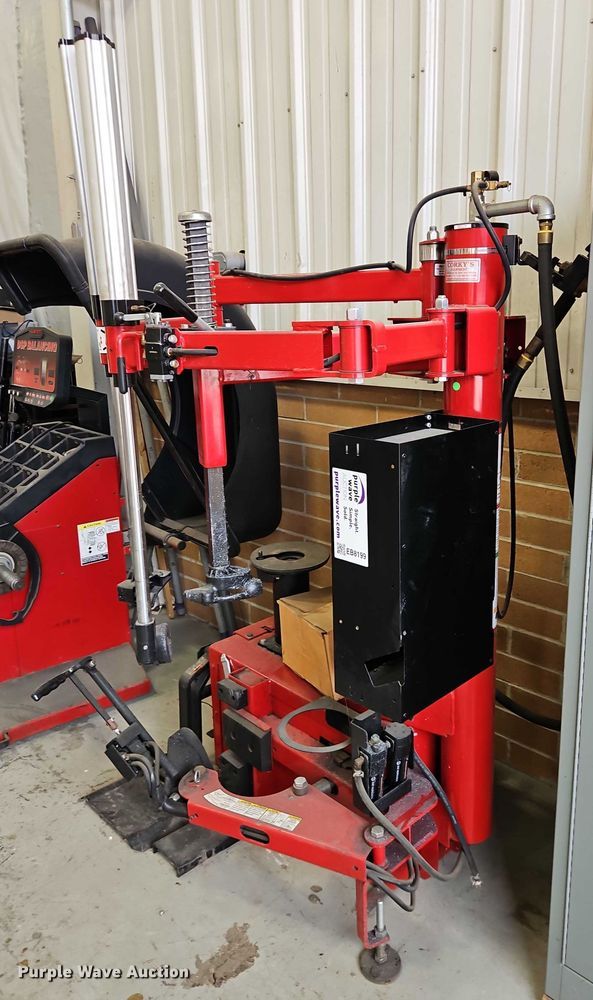 image for item EB8199 Coats 80C tire machine