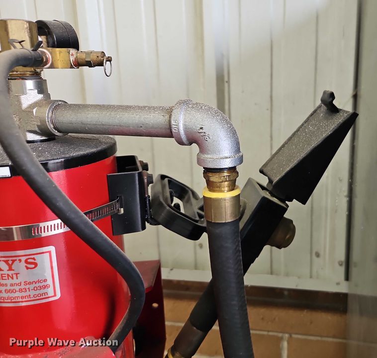 image for item EB8199 Coats 80C tire machine