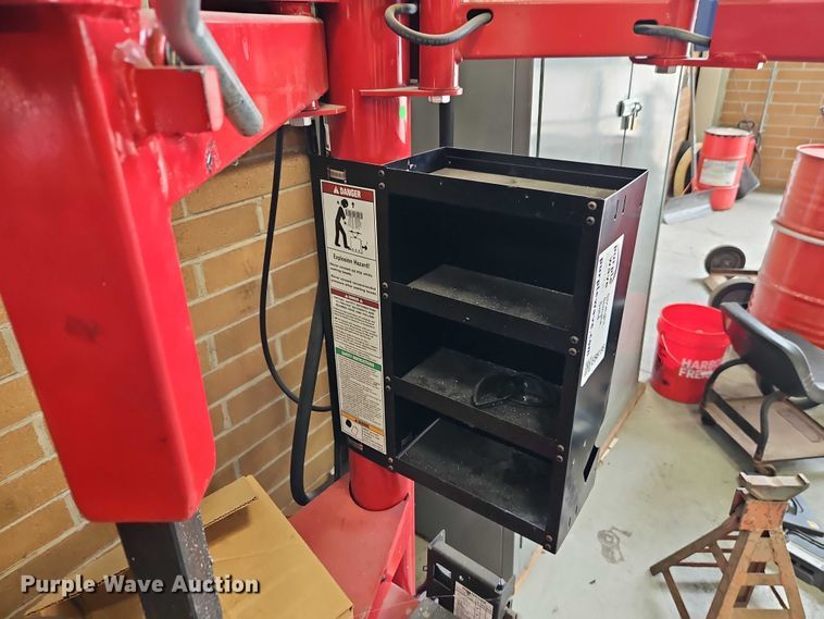 image for item EB8199 Coats 80C tire machine