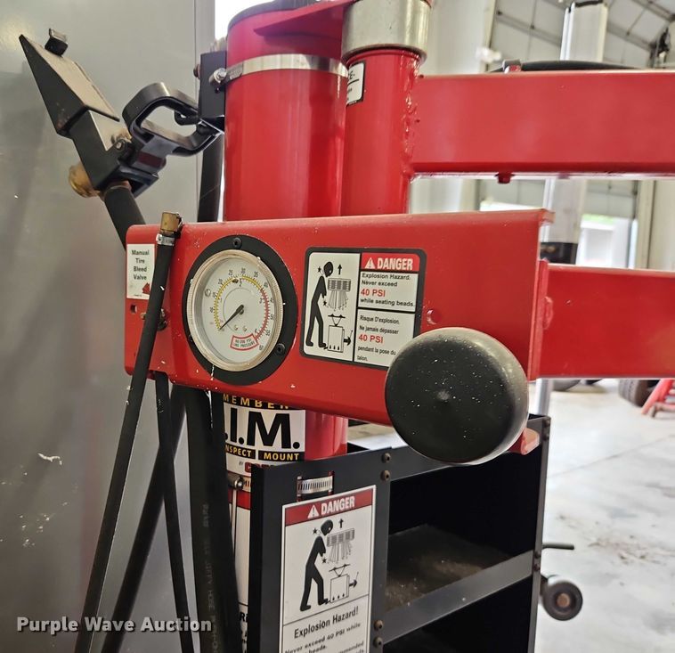 image for item EB8199 Coats 80C tire machine