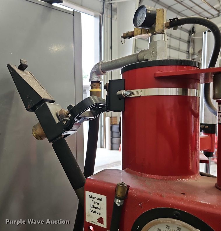 image for item EB8199 Coats 80C tire machine