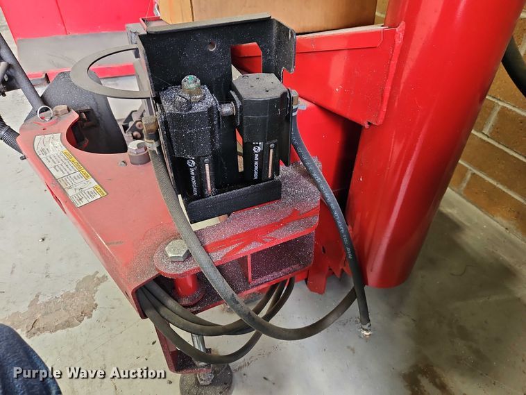 image for item EB8199 Coats 80C tire machine