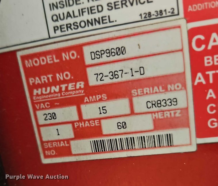 image for item EB8200 Hunter DSP9600 tire balancer