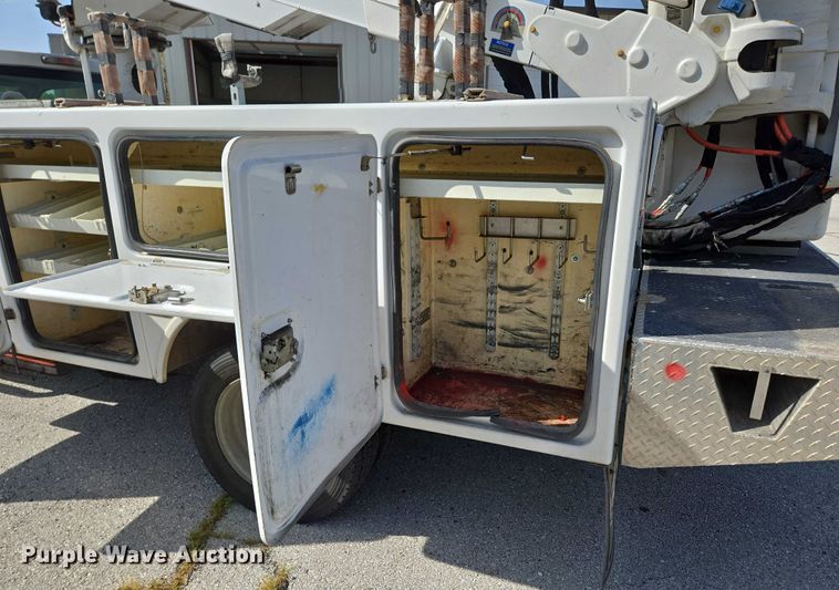 image for item ED2153 2012 Ford F550 Super Duty XL bucket truck