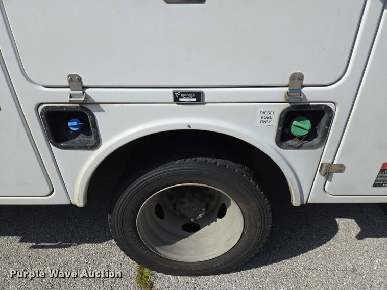 image for item ED2153 2012 Ford F550 Super Duty XL bucket truck