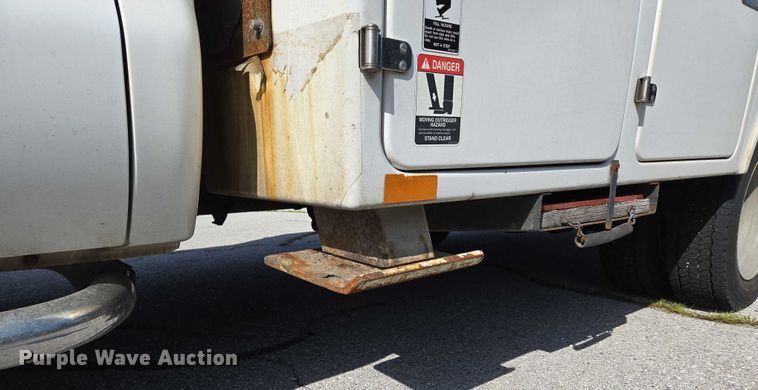 image for item ED2153 2012 Ford F550 Super Duty XL bucket truck