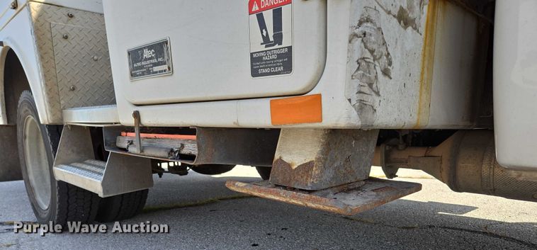 image for item ED2153 2012 Ford F550 Super Duty XL bucket truck