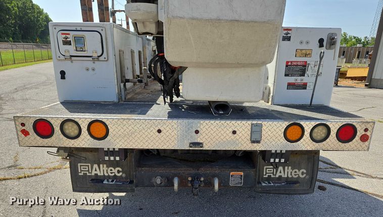 image for item ED2153 2012 Ford F550 Super Duty XL bucket truck