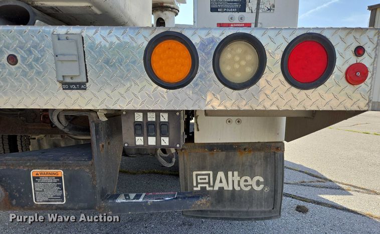 image for item ED2153 2012 Ford F550 Super Duty XL bucket truck