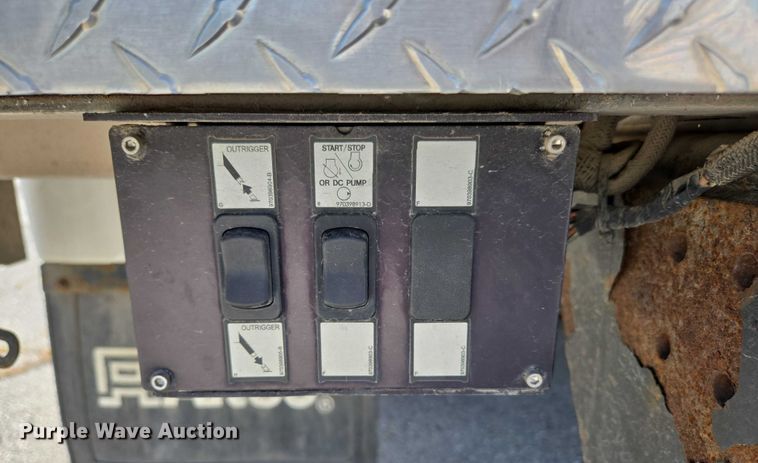 image for item ED2153 2012 Ford F550 Super Duty XL bucket truck