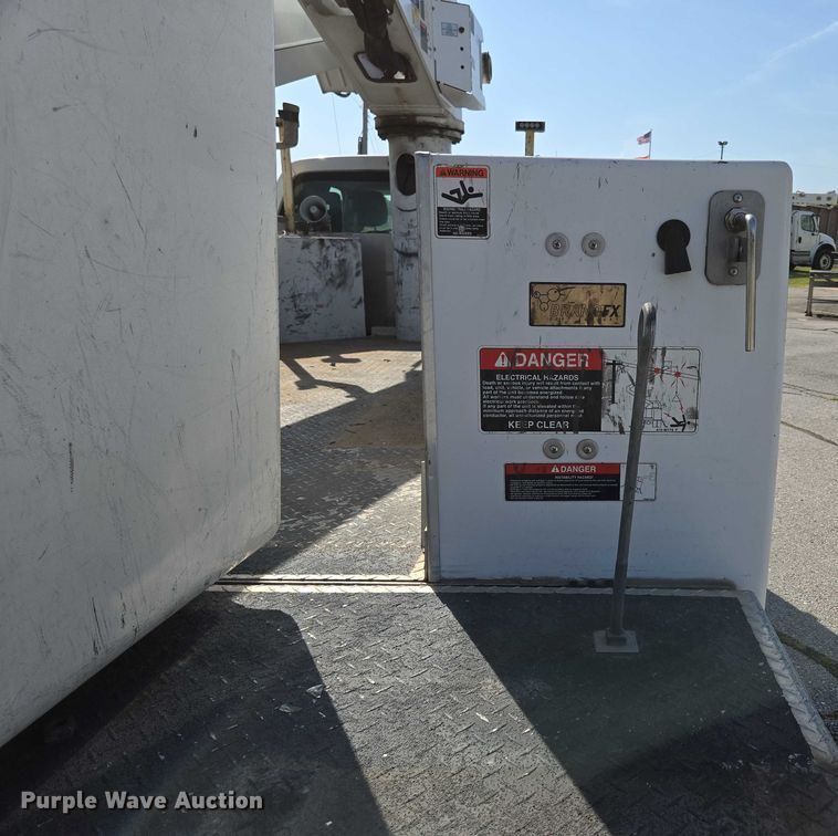 image for item ED2153 2012 Ford F550 Super Duty XL bucket truck