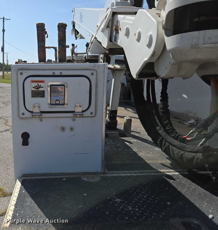 image for item ED2153 2012 Ford F550 Super Duty XL bucket truck