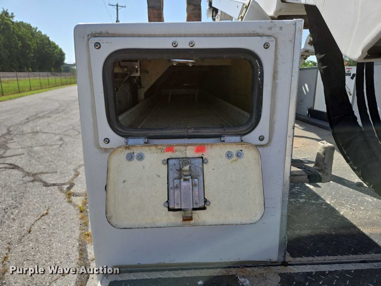 image for item ED2153 2012 Ford F550 Super Duty XL bucket truck