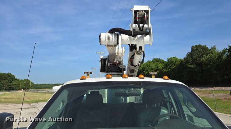 image for item ED2153 2012 Ford F550 Super Duty XL bucket truck