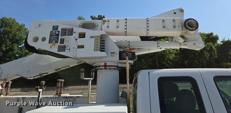 image for item ED2153 2012 Ford F550 Super Duty XL bucket truck