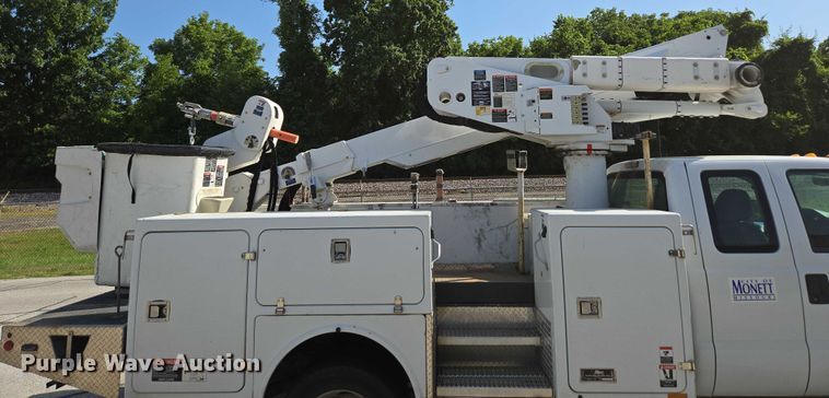 image for item ED2153 2012 Ford F550 Super Duty XL bucket truck