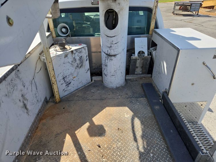 image for item ED2153 2012 Ford F550 Super Duty XL bucket truck