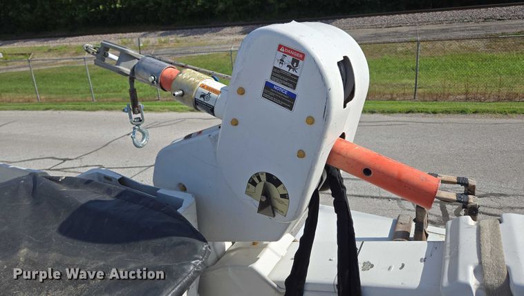 image for item ED2153 2012 Ford F550 Super Duty XL bucket truck