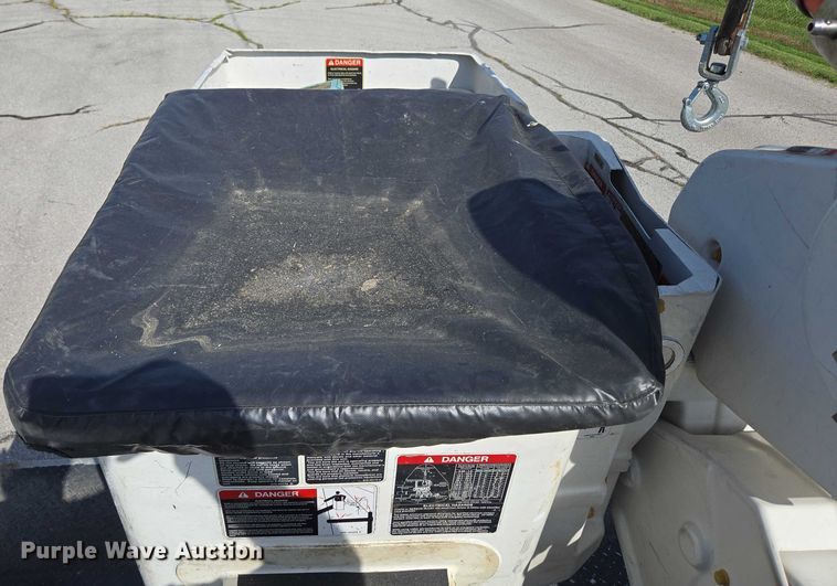 image for item ED2153 2012 Ford F550 Super Duty XL bucket truck