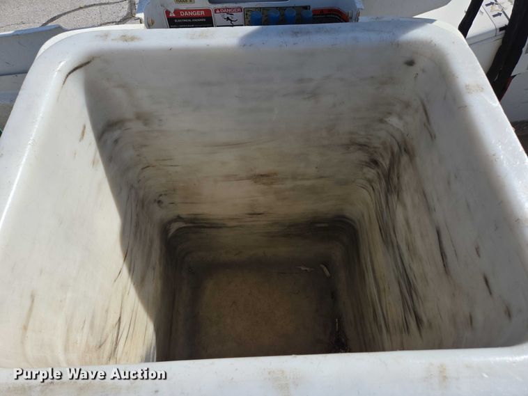 image for item ED2153 2012 Ford F550 Super Duty XL bucket truck