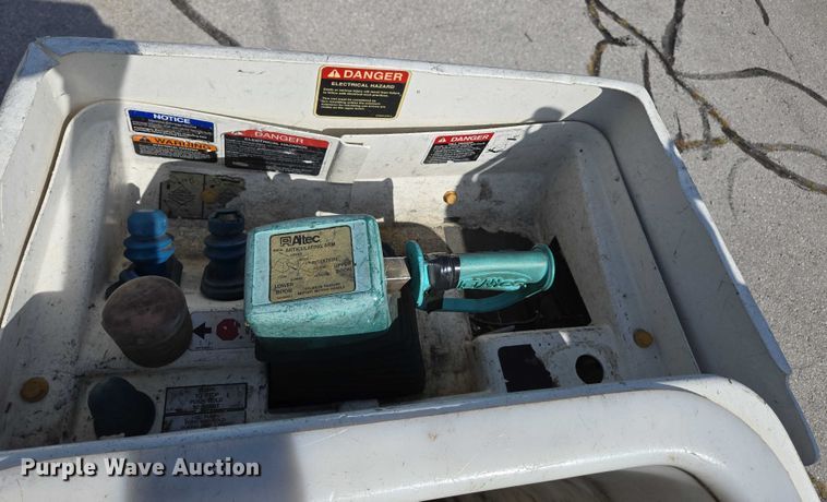 image for item ED2153 2012 Ford F550 Super Duty XL bucket truck