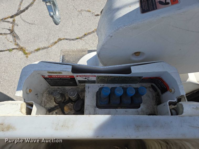 image for item ED2153 2012 Ford F550 Super Duty XL bucket truck