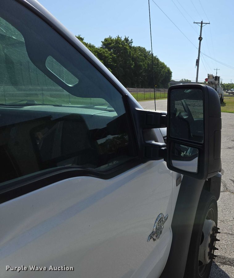 image for item ED2153 2012 Ford F550 Super Duty XL bucket truck