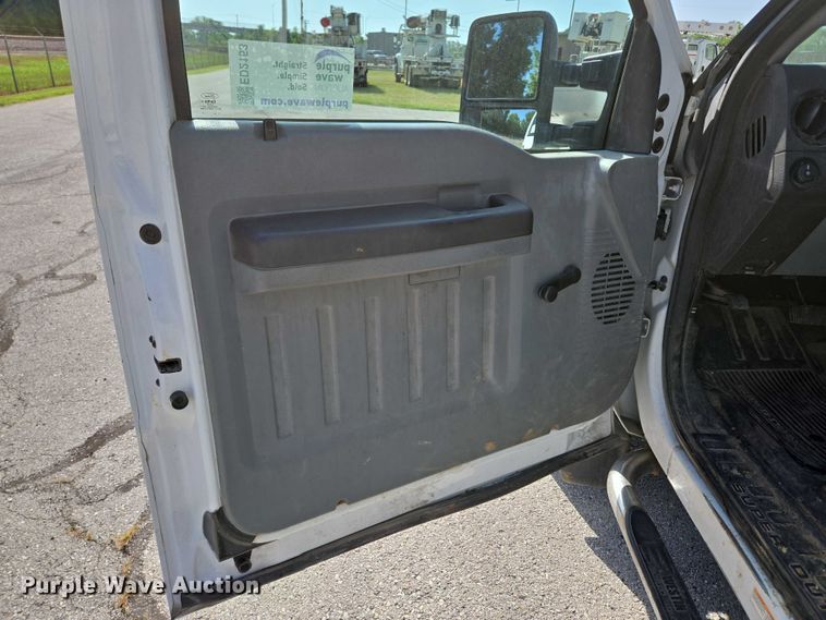 image for item ED2153 2012 Ford F550 Super Duty XL bucket truck