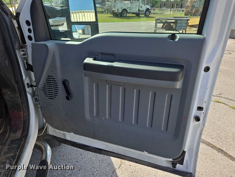 image for item ED2153 2012 Ford F550 Super Duty XL bucket truck