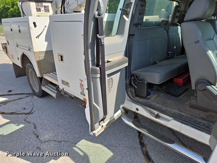 image for item ED2153 2012 Ford F550 Super Duty XL bucket truck