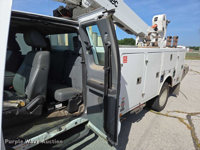 image for item ED2153 2012 Ford F550 Super Duty XL bucket truck