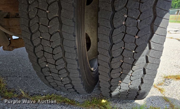 image for item ED2153 2012 Ford F550 Super Duty XL bucket truck