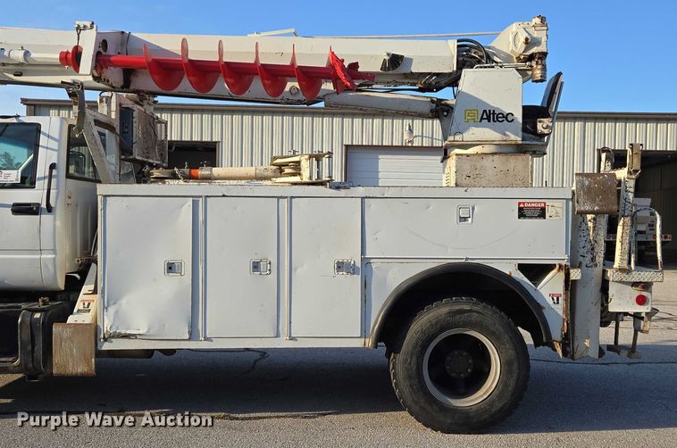 image for item ED2154 1994 Chevrolet Kodiak digger derrick truck