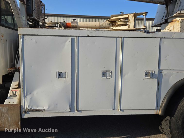 image for item ED2154 1994 Chevrolet Kodiak digger derrick truck