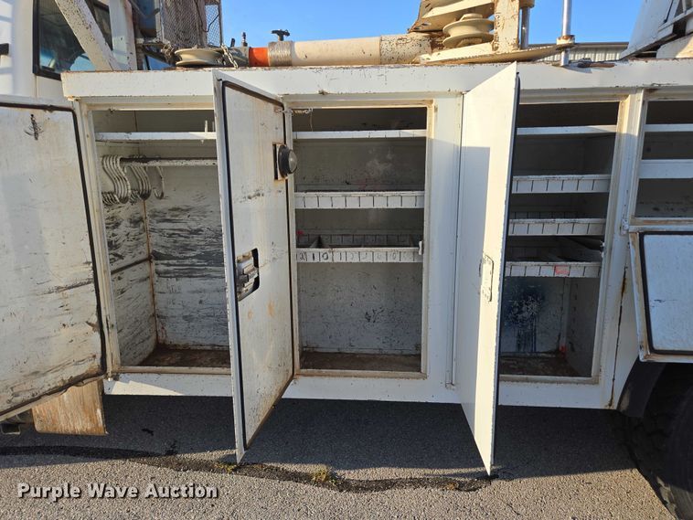 image for item ED2154 1994 Chevrolet Kodiak digger derrick truck