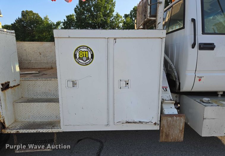 image for item ED2154 1994 Chevrolet Kodiak digger derrick truck