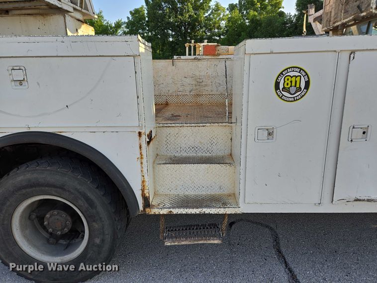 image for item ED2154 1994 Chevrolet Kodiak digger derrick truck