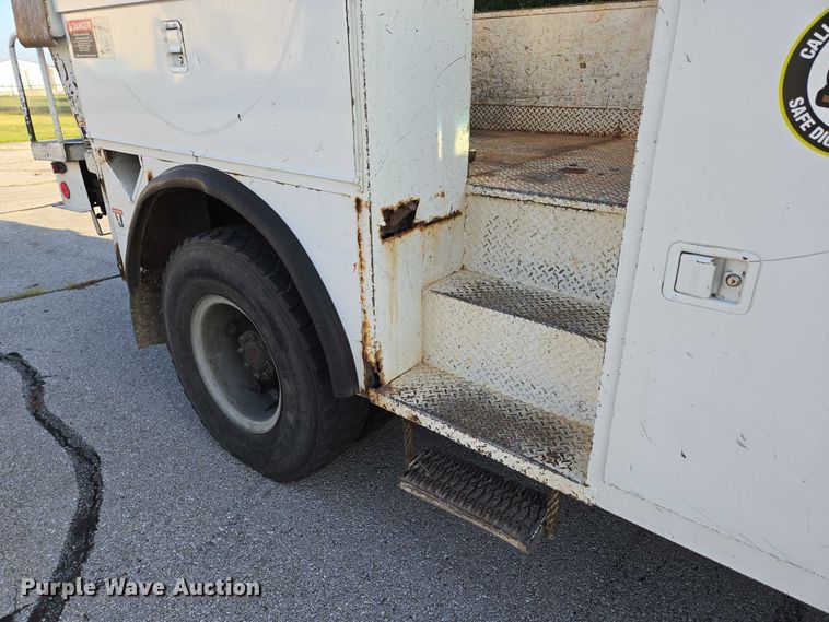 image for item ED2154 1994 Chevrolet Kodiak digger derrick truck