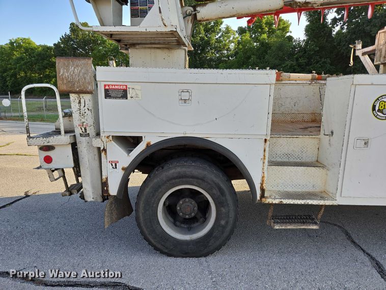 image for item ED2154 1994 Chevrolet Kodiak digger derrick truck