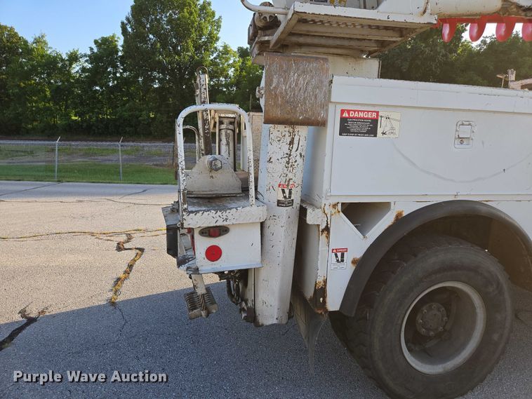 image for item ED2154 1994 Chevrolet Kodiak digger derrick truck