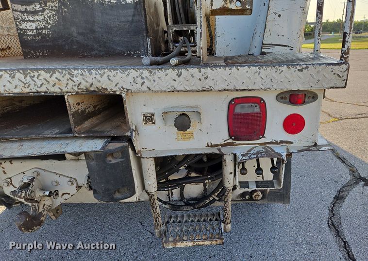 image for item ED2154 1994 Chevrolet Kodiak digger derrick truck