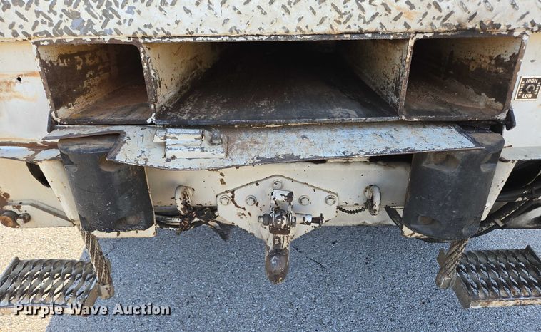 image for item ED2154 1994 Chevrolet Kodiak digger derrick truck