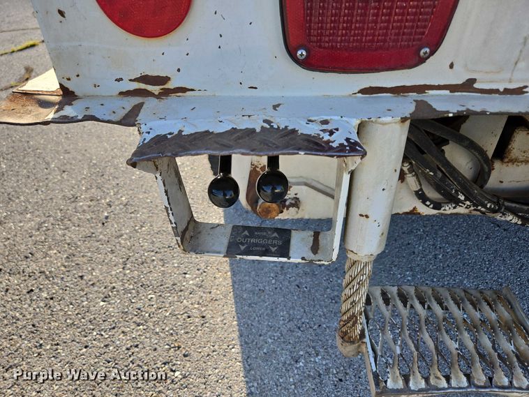 image for item ED2154 1994 Chevrolet Kodiak digger derrick truck