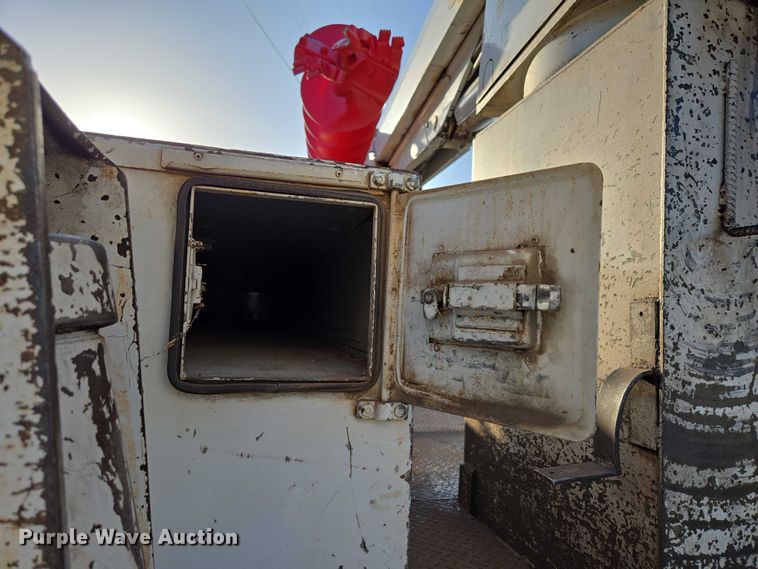 image for item ED2154 1994 Chevrolet Kodiak digger derrick truck