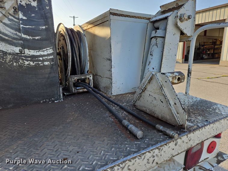 image for item ED2154 1994 Chevrolet Kodiak digger derrick truck