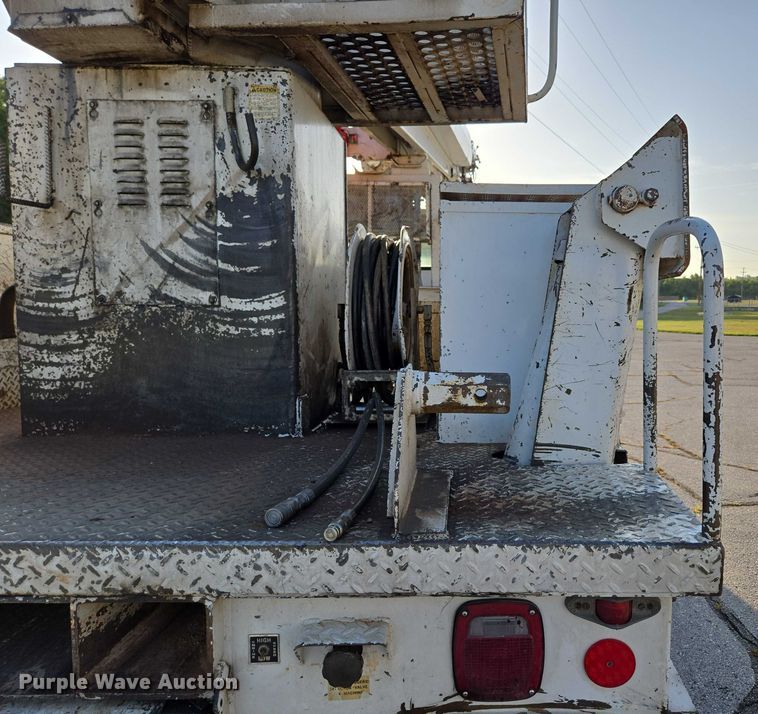 image for item ED2154 1994 Chevrolet Kodiak digger derrick truck